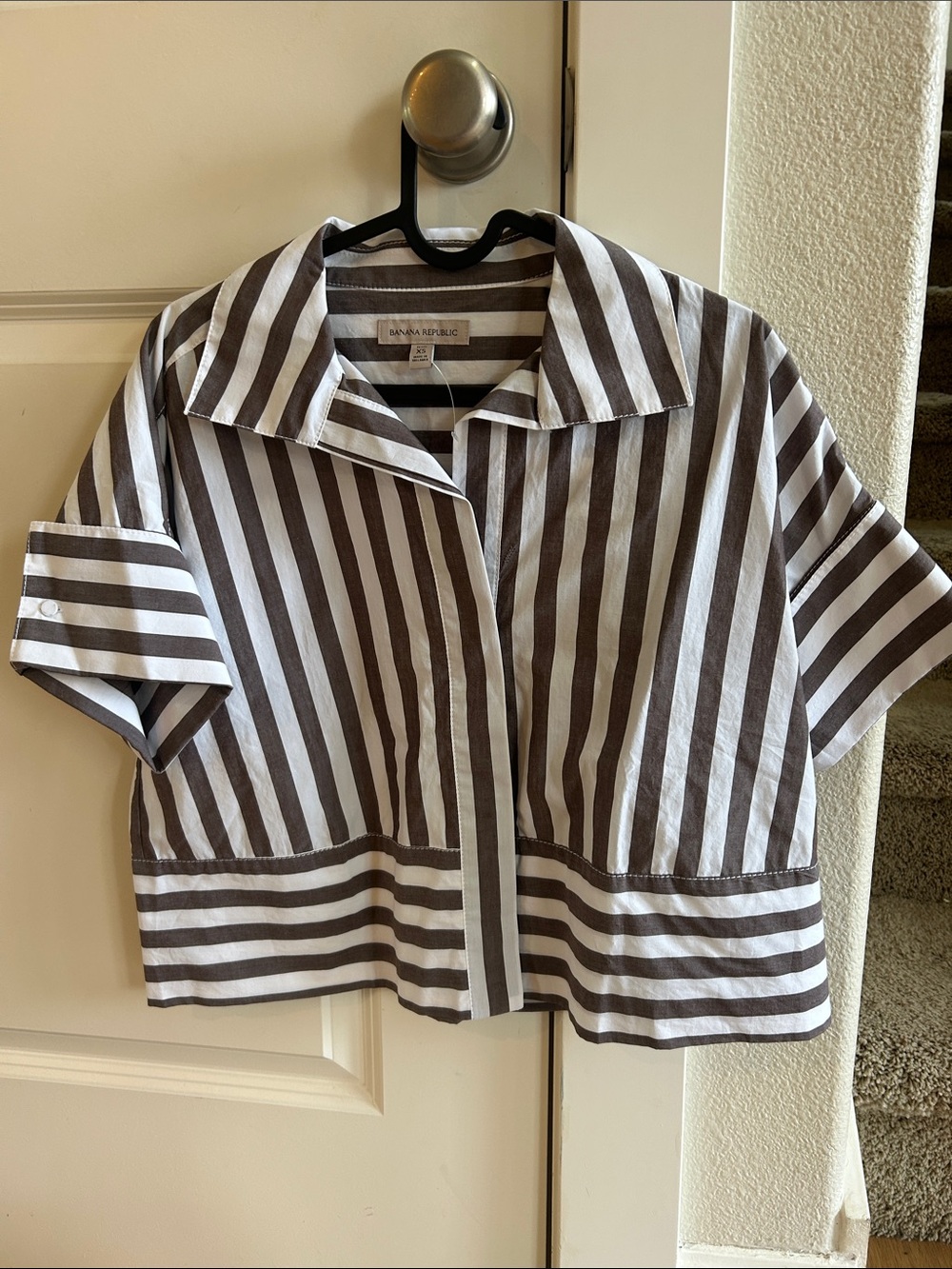 Banana Republic Striped Cropped Button-Up Shirt - Brown & White